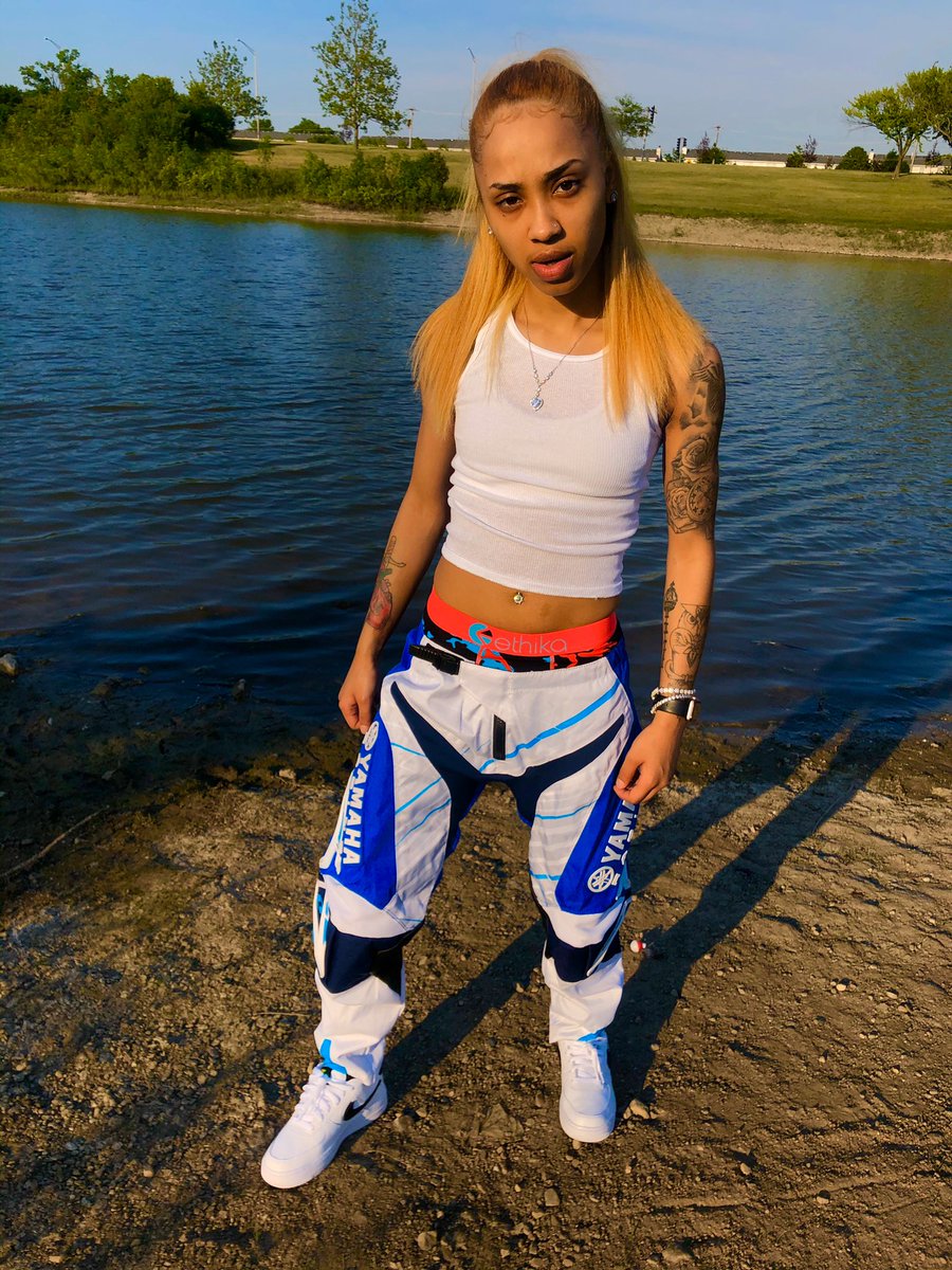 CheyYeezy_'s tweet photo. Ice cold I’m stiff on a nigga 🥶 #21st https://t.co/iWAqY090Y9