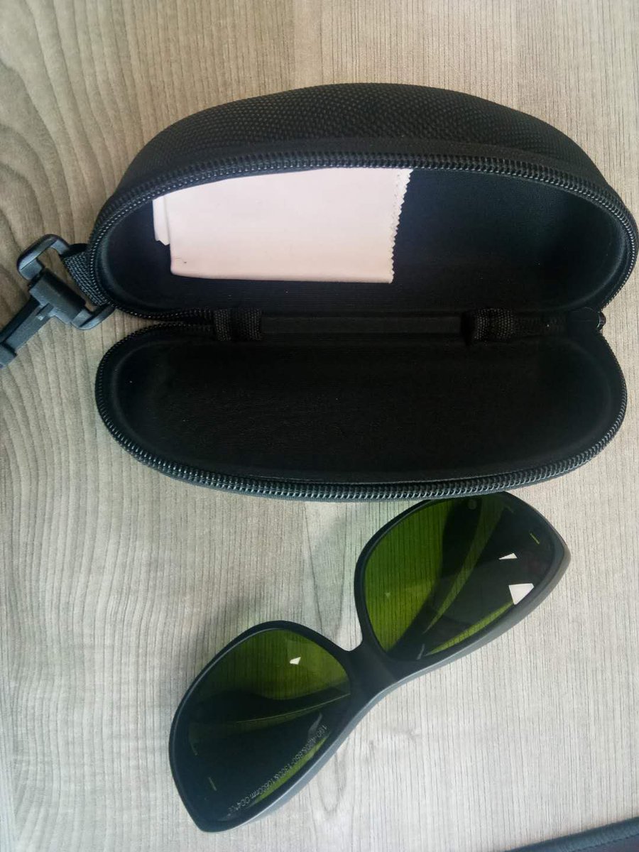 SophiaZ37125715's tweet image. take eye glass when use laser separator machine #laserseparator
#eyeglass