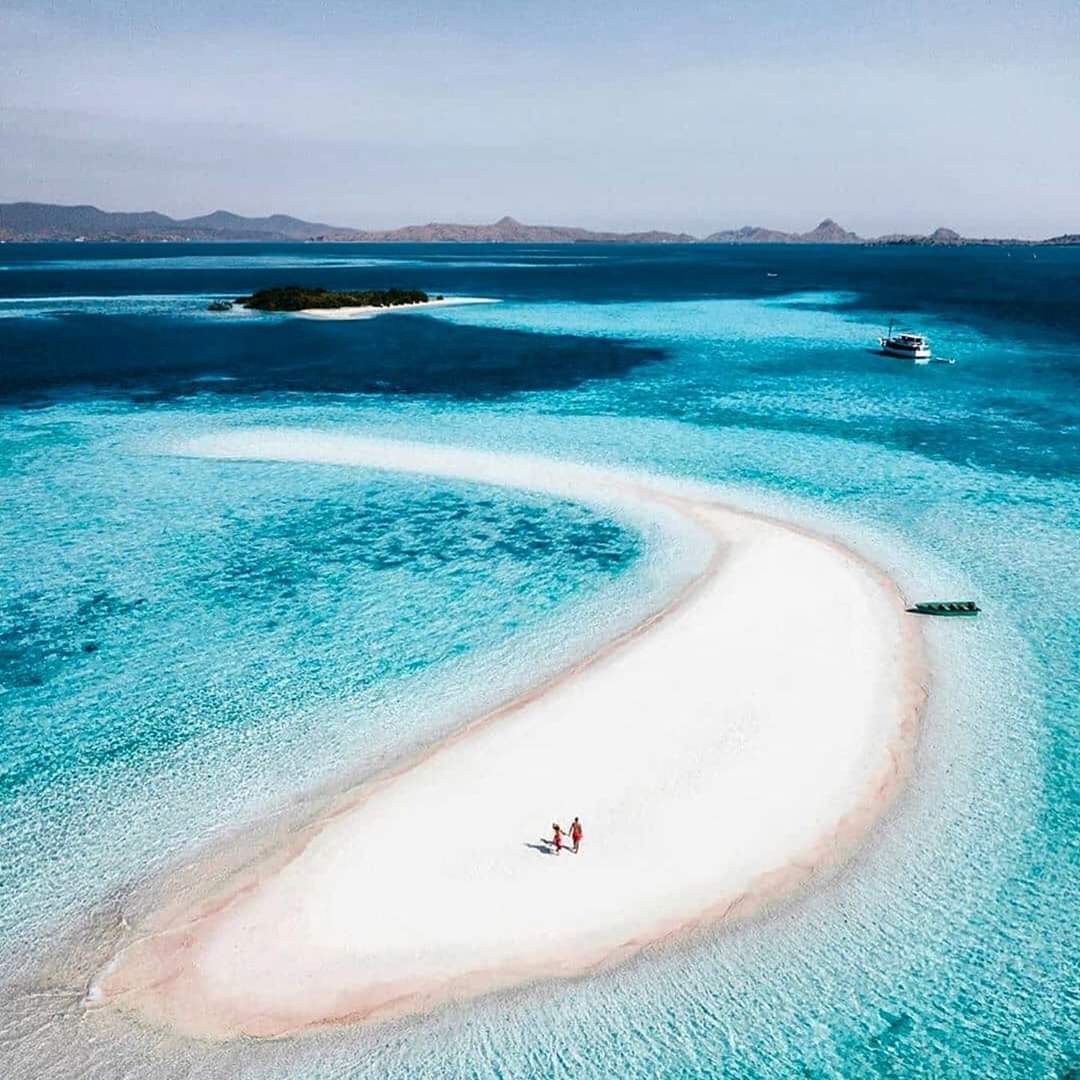 xp_flores's tweet photo. #repost @couplevacationary 
・・・
🇬🇧 Welcome to Jurassic Park
.
After a quick few nights spent in Bali, we flew out to Labuan Bajo - a small fisherman’s village on the Indonesian island of Flores to embark on what would be a trip of a lifetime! https://t.co/NN7SPM7qmA