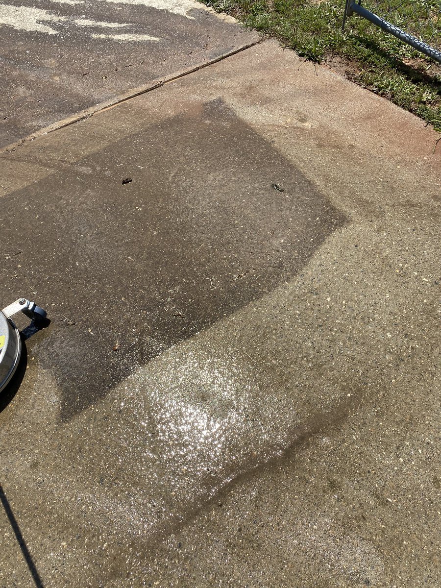 BullyScrubz's tweet photo. ATLANTA, I just started a pressure washing company, we specialize in driveways, patios, houses, and cars. Servicing the whole metro area. Leaving your home looking brand new again. Like, retweet, and support Black businesses! #blackbusiness https://t.co/kLGXn9VTFG