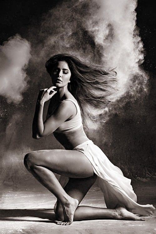 Amritaa_D's tweet photo. Smoke #KatrinaKaif 😭👀 https://t.co/DNb427tuhk