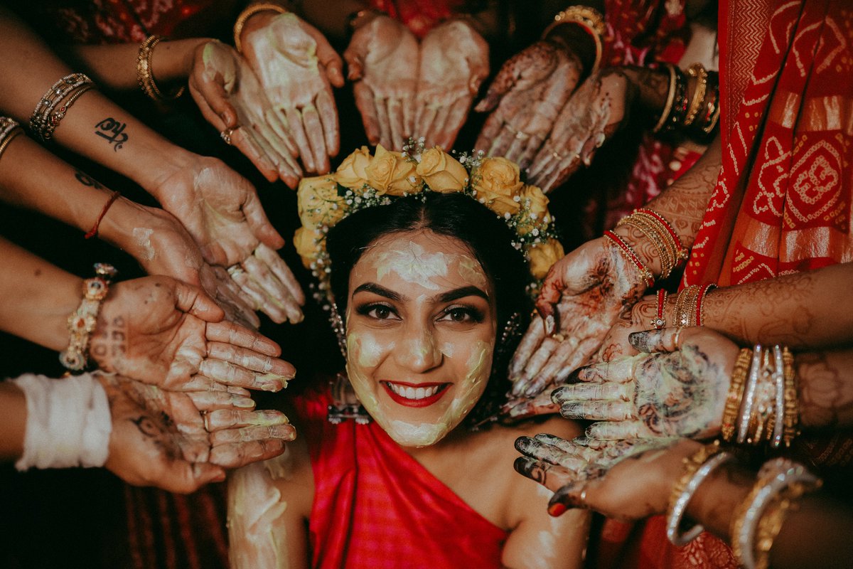 weddingsonlinei's tweet photo. Haldi ceremony Inspiration!
To book Rujul Photography for your wedding
Click here : https://t.co/H5dADVl7mQ
#haldi #haldiceremony #haldiphoto #pithi #haldifunction #floraltiara #floralheadpiece #floraljewellery #haldijewellery #bride #happybride #indianbride #gujratiwedding https://t.co/NC1vaxwQbF