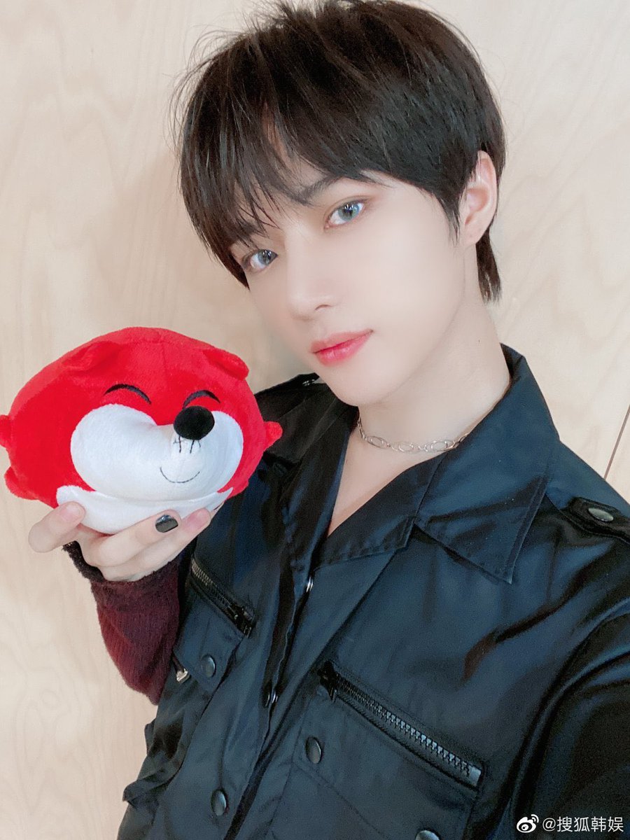 *°:⋆ₓₒ 𝘥𝘢𝘺 94 ₓₒ⋆:°*Beomgyu I love you but I need you to post another set of selcas please I’m running out of matching pairs for this thread-