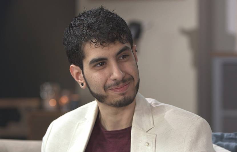 datesLGBT's tweet photo. @MaisonMetallos @PichonMarinette @elpais_espana @MxCordelia @YouTube 19/06/2018 🏳️‍🌈 @JonasBenAhmed remporte le prix de la personnalité de l’année aux #OUTdor2018 ! C’est le premier acteur #trans à jouer dans la série #PlusBelleLaVie et à incarner un personnage trans. #PBLV @PBLVofficiel https://t.co/sRG2O8orSo