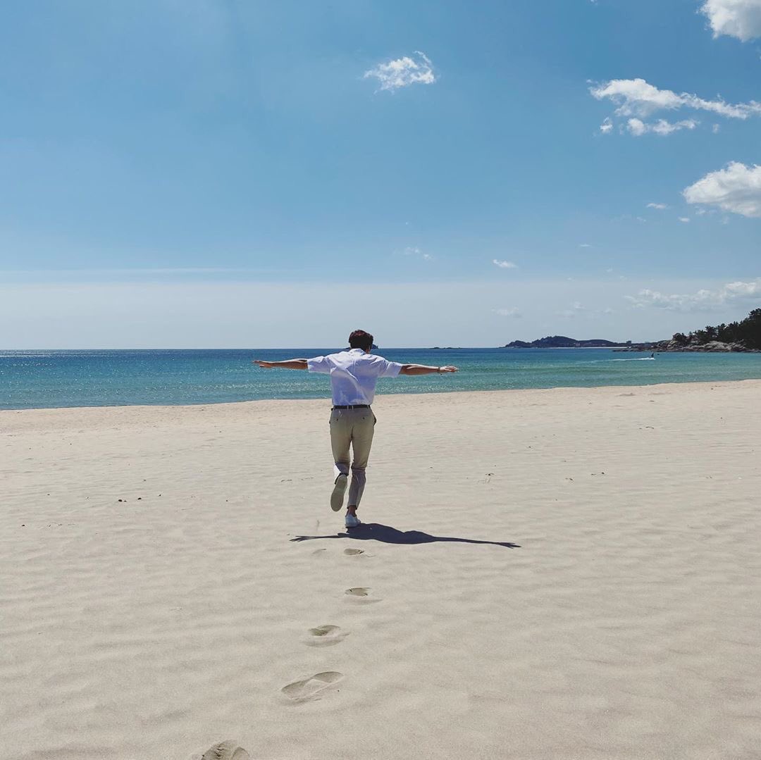 JohnnySuhSpain's tweet photo. [19.06.20]

Actualización de #JOHNNY en Instagram (1)

“🍃”

#NCT #NCT127
 https://t.co/Md6BBL6LPY