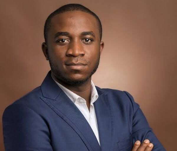 obi_Nwosu's tweet photo. Parents who always tell their 20+ sons "Look at Invictus Obi, Look at Hush puppi, are they not your age mate?". 'Age mate' may find themselves doing 20+ years in prison https://t.co/C76idV86d0