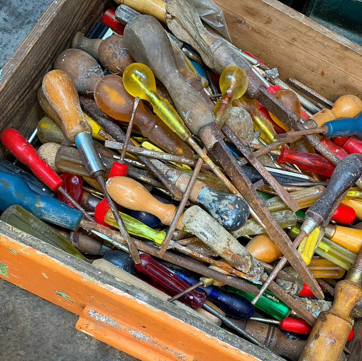 Rusty &amp; Dusty Hand Tools your thing ? We have lots of goodies in our Yard Sale this Saturday at Cherished Chimneys. 10am till 5pm . 20.06.2020 🔨♻️🤎 #Stokeontrent #cherishedchimneys #longport