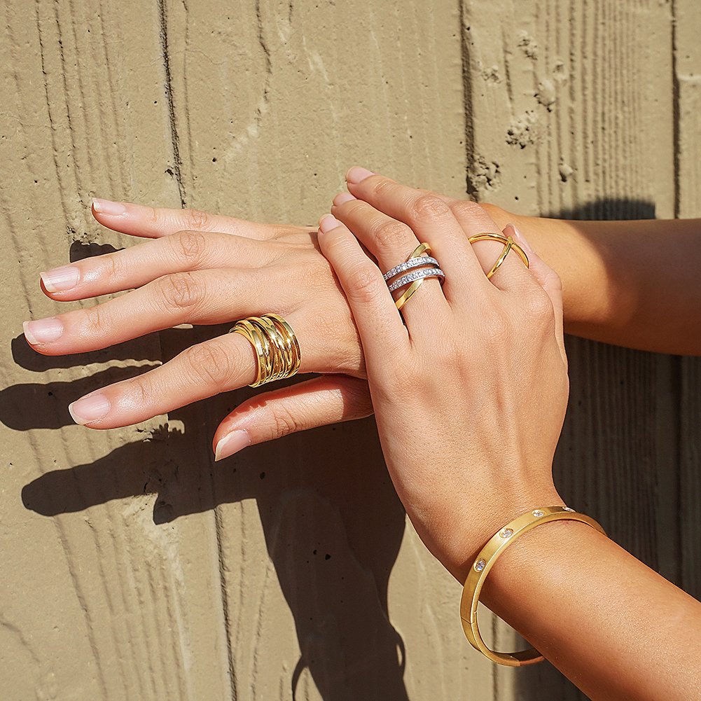 ciunofor's tweet photo. From classic to bold, you can always find a ring that suits your everyday style.
Check it out👉https://t.co/skSJN580yc
#ciunofor #jewelry #vintagestyle #rings #summertime https://t.co/5oimJYBJaR