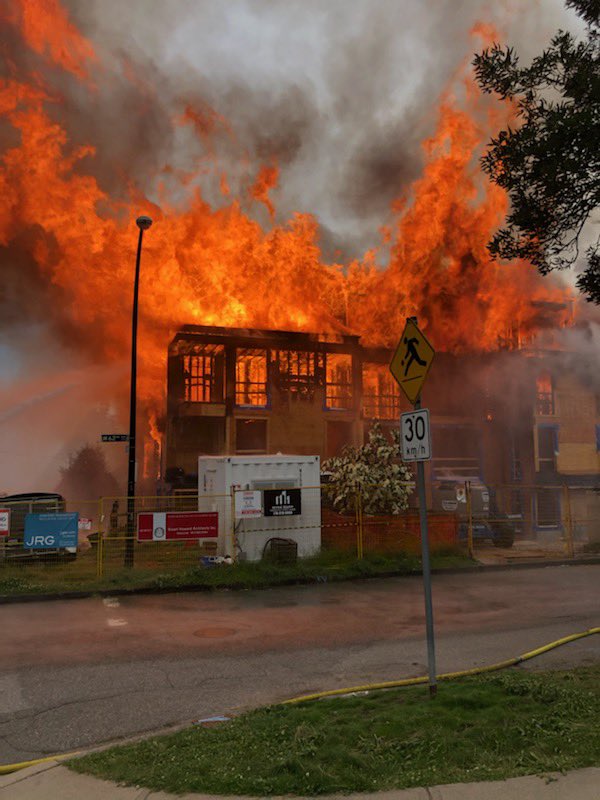 This one really got going fast!!! Great job by our amazing <a href="/IAFF18/">Van Fire Fighters</a> <a href="/VanFireRescue/">Vancouver Fire Rescue Services</a> crews tonight! It’s finally wrapping up and we are sending staff home. No injuries! #prouddeputy #wow