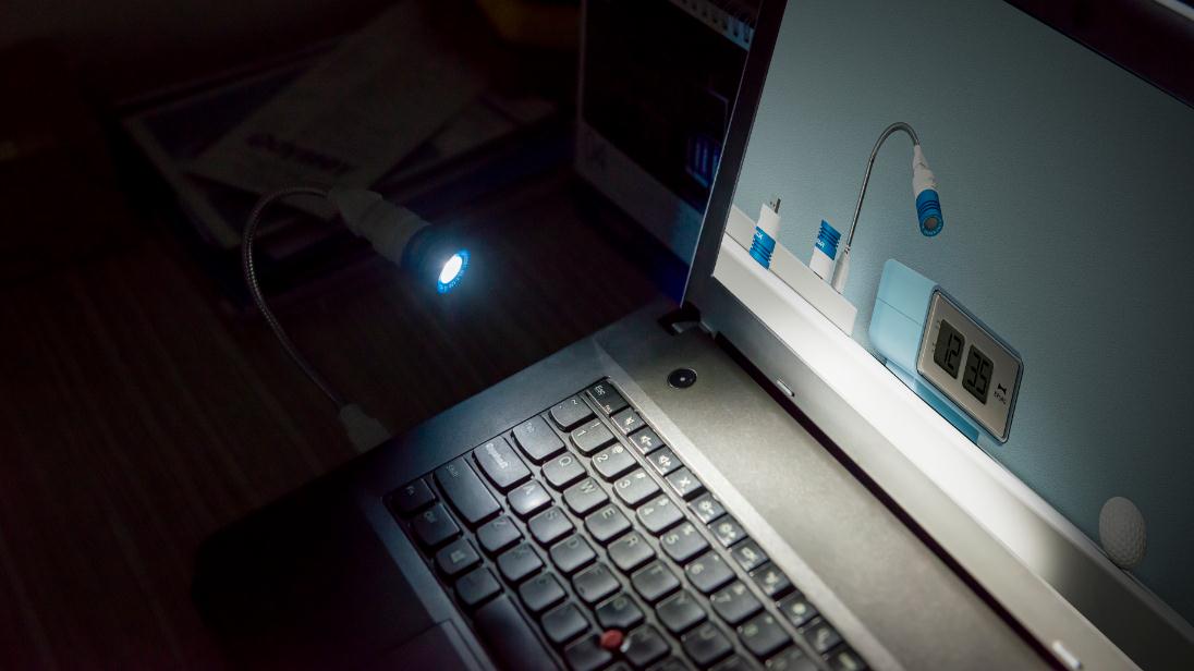 ShenzhenXTAR's tweet photo. UL1-120 is suitable for any USB-A devices such as adapters, laptops, power banks, power strips, and so on, very convenient for use.
#xtar #xtarul1 #USB #usblight https://t.co/KELXTkLK6z