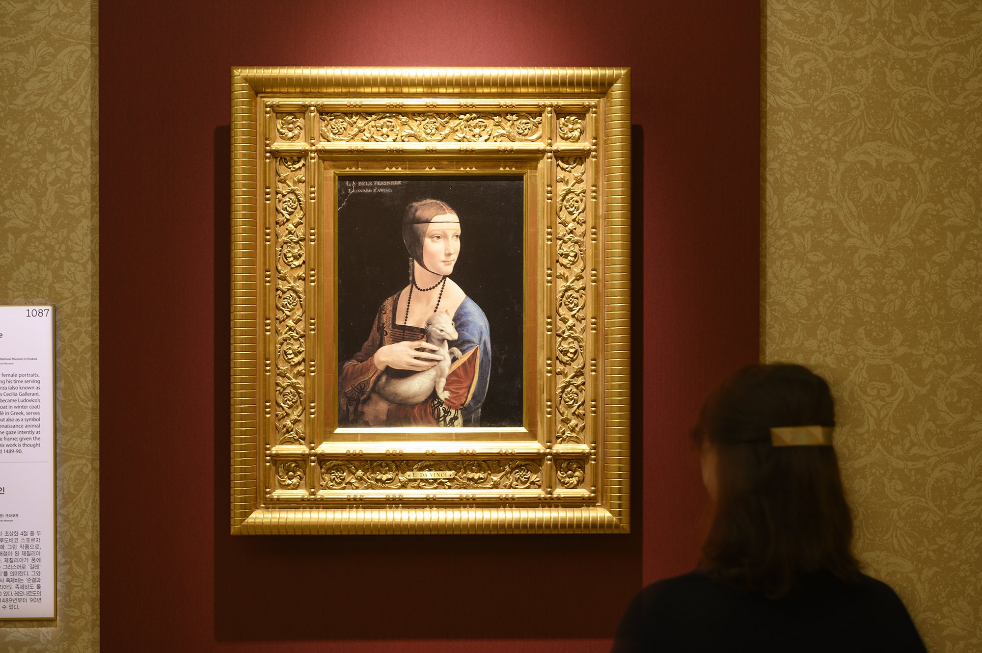 Otsukamuseum 本日6 19再開より 4月に追加展示したレオナルド ダ ヴィンチ 白貂を抱く貴婦人 が初お披露目となりました レオナルドが女性をモデルに描いた希少な4点の肖像画の2作目です ミュージアムショップではミニ陶板 金色額付 3300円も登場