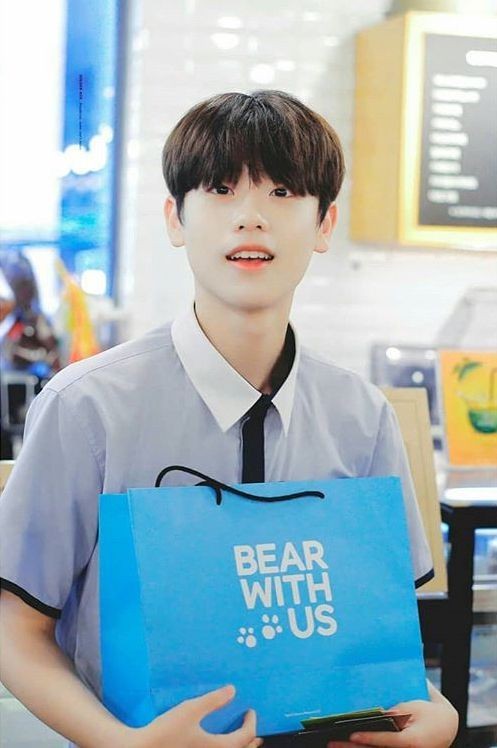  @OfficialC9ent we miss keumdong when is his debutashun