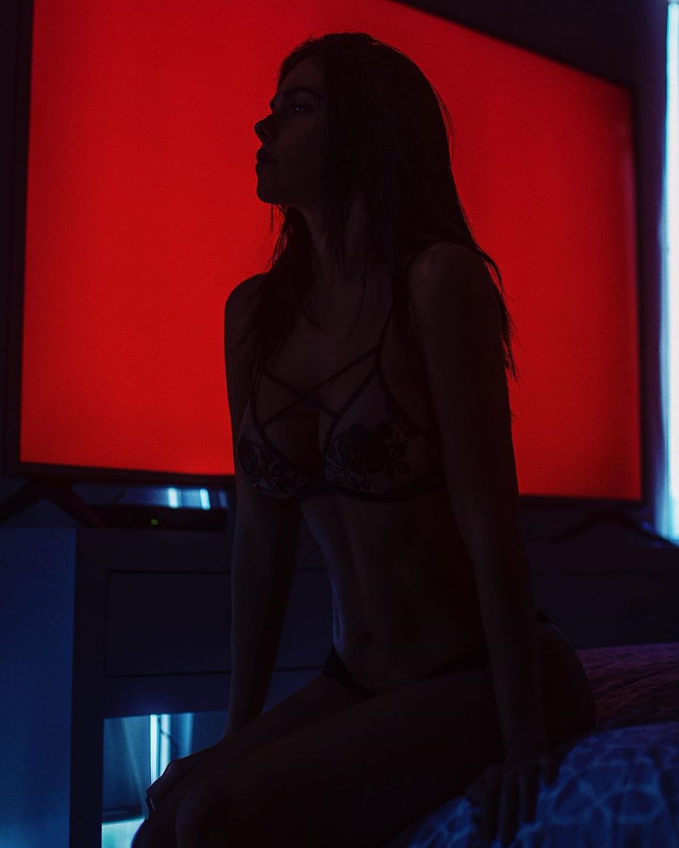 FamosasMundial2's tweet photo. Que sueñen con la cubana más sexy (@liviabritoof) 

#BuenasNoches https://t.co/KG7VaFraYe