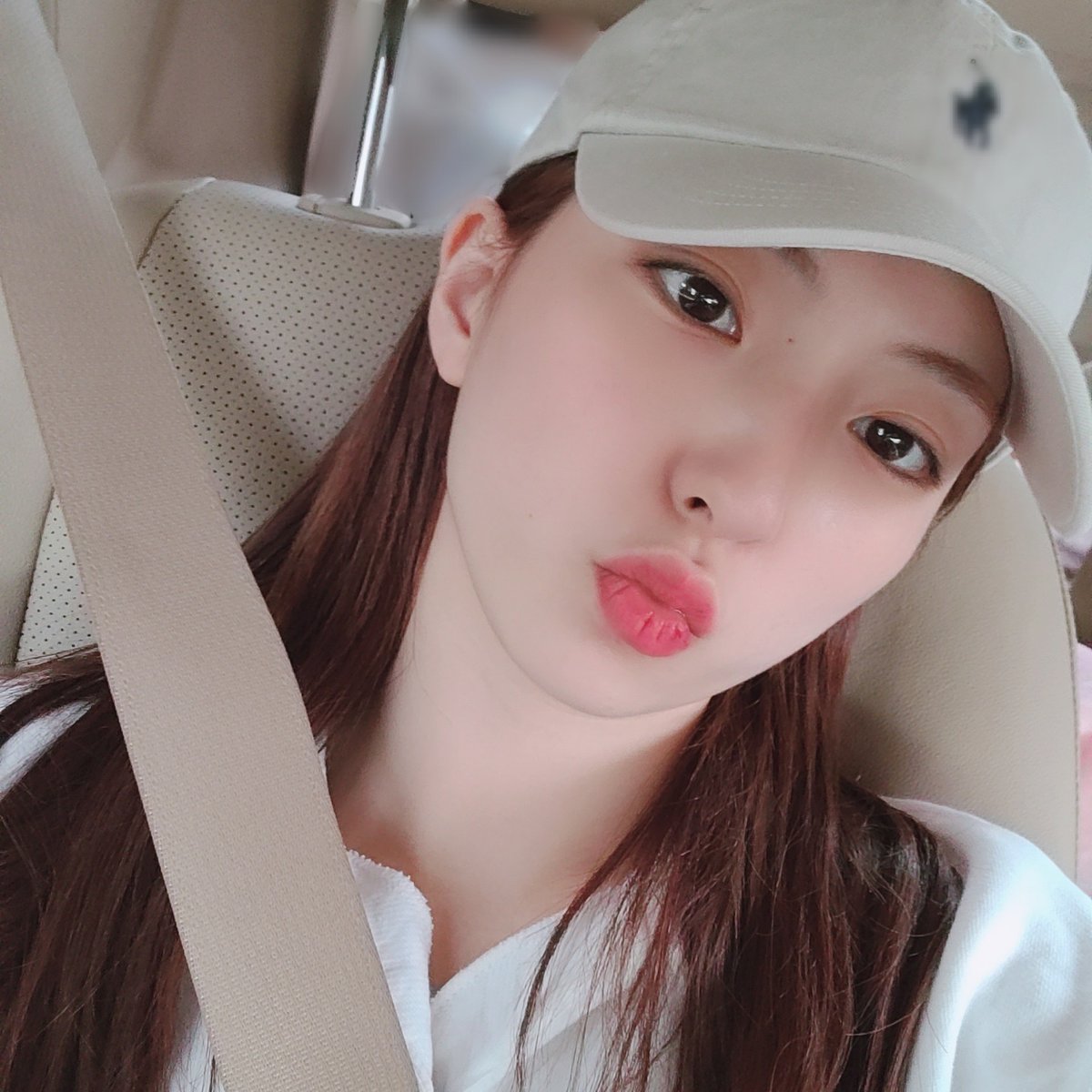 WJSN_Cosmic's tweet photo. [#우주소녀 #은서]
오늘도 힘😘 https://t.co/QgnmOLRJCu