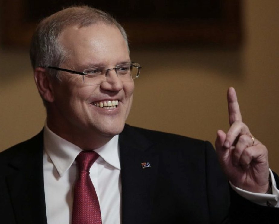 The Prime Minister went to UNSW from 1986 to 1989. How much did you pay again,  @ScottMorrisonMP? You can phone him on (02) 9523 0339 if you think uni fees shouldn't skyrocket.