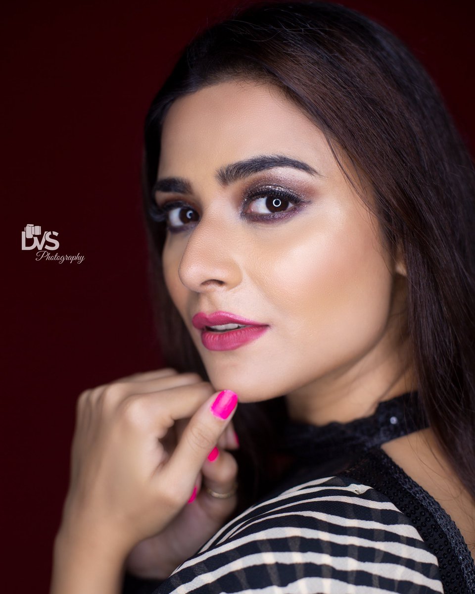 DvsPhotography's tweet photo. “Style is a way to say who you are without having to speak.”
Inframe : @priyankaasharmaofficial 
Dress courtesy: @jazzy.apparel 
MUA : @pixelperfectmakeup_visali 

#Fashion #OOTD #Style #InstaFashion #Vintage #FashionBlogger #Fashionista #StreetStyle #Stylish #MensFashion https://t.co/BdHKi5QbOj