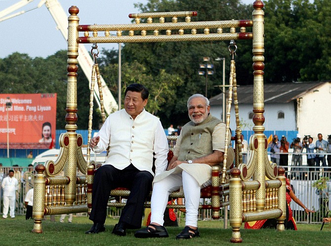 Hasratali's tweet photo. @BabitaPhogat China se Modi ji ke sath kya samjhota hai 
Koi bahagia??
Kahi Bihar ka Election ka connection to nahi jaise 2019 election me  40 jawan sahid huya tha @BabitaPhogat 

#Modiwithchina https://t.co/6pKj9dIUg0
