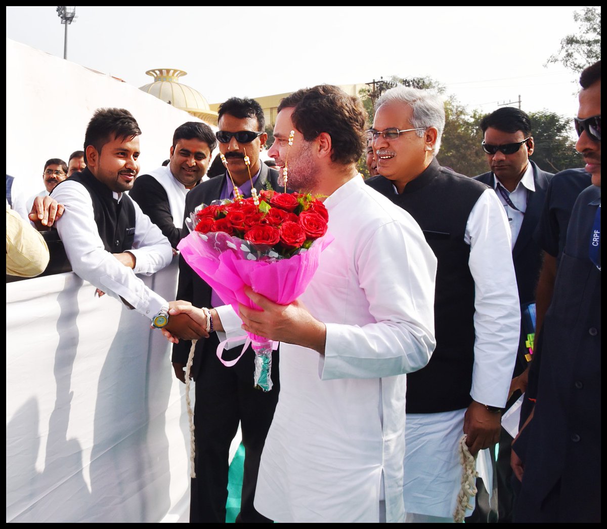 INCRizwanKHAN's tweet photo. निडर, निष्पक्ष, हिंदुस्तान की बुलन्द आवाज, युवाओ के प्रेरणास्रोत देश के भावी प्रधानमंत्री मेरे सर्वमान्य नेता भारतीय राष्ट्रीय कांग्रेस के पूर्व अध्यक्ष आदरणीय श्री राहुल गांधी जी को जन्मदिन की  हार्दिक बधाई एवं शुभकामनाएं।

#HappyBirthdayRahulGandhi https://t.co/FLmJwvYe6g
