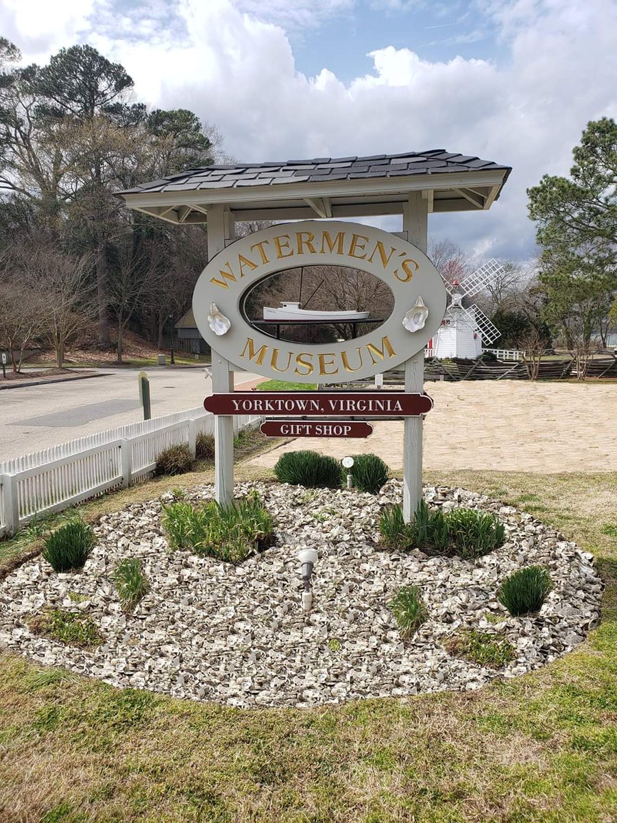 AMAZING #Crabcakes, Crab Dip, Fresh Crab, much more @ Watermen's Museum Sat, June 20, 10AM - 2PM, 309 Water St, Yorktown.  This is VA Blue Crab Co.'s last visit until #seafood Festival, July 18. Come get hot lunch &amp; stock up on month's fresh crab meat and #crab cakes. #foodtruck