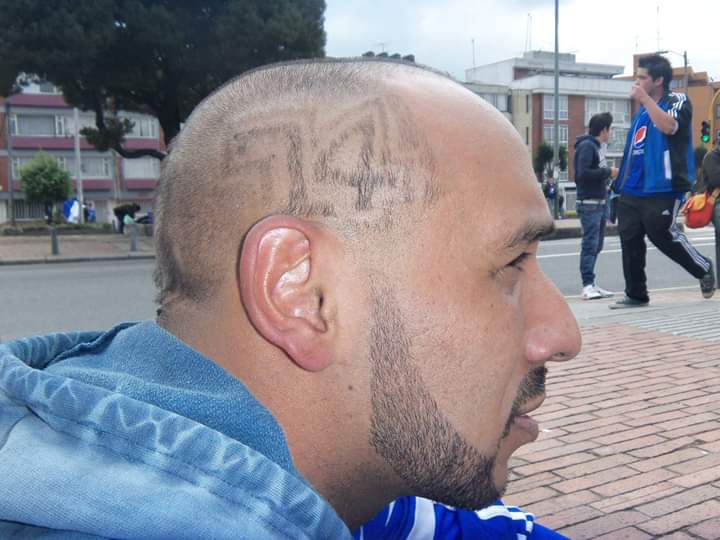leoflorezCDLM's tweet photo. @MillosFCoficial Feliz cumpleaños al mejor de Colombia al amor más lindo del mundo pasión sentimiento religión haya la muerte y después de ella estaré alentando 
#FelizCumpleanosEmbajador 
#LaBandaSector12SeQuedaEnCasa 
#FelizCumpleanosMillonarios 
#feliz74años https://t.co/lkCZFLHyoN