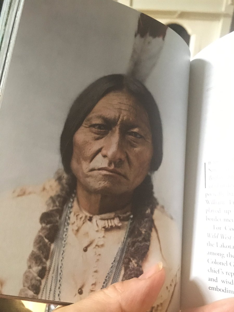 DeliaCazzato's tweet photo. A fabulous find at @BrOOKSPinner a beautiful book #TheColourOfTime from 1850-1960 itโs utterly enchanting and informative ๐๐#FridayReading #LoveBooks https://t.co/2S2m9NRKLt