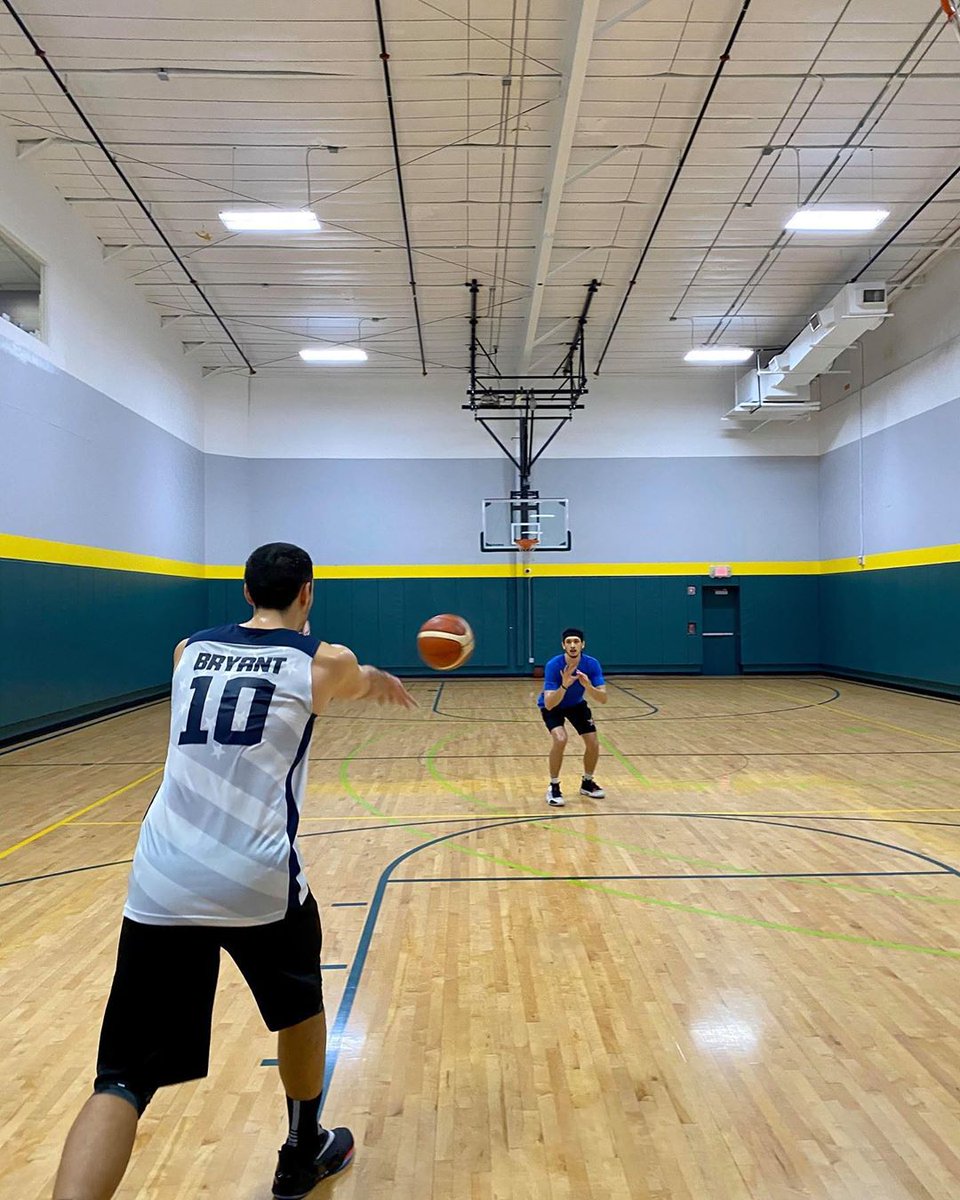 abscbnsports's tweet photo. Former Gin Kings Greg Slaughter and Chris Ellis are still about that Never Say Die grind 💪🏼 #GinebraWeek
📸: @GWillSlaughter / IG https://t.co/bSh6SLzd6s