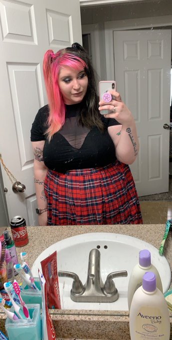 Night out! #plussize #bbw #alternative #altgirl https://t.co/WJqprh8e92<a href="/tag/plussize"class="tags">#plussize</a><a href="/tag/bbw"class="tags">#bbw</a><a href="/tag/alternative"class="tags">#alternative</a><a href="/tag/altgirl"class="tags">#altgirl</a>