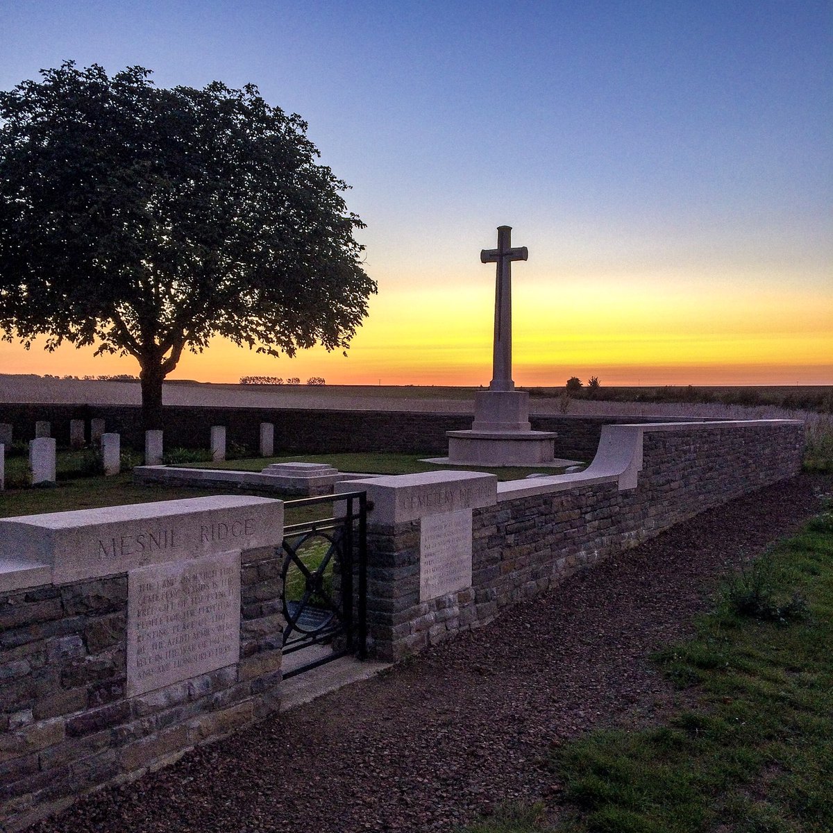 Martin Barry (@berty199) on Twitter photo Mesnil Ridge Cemetery <a href="/CWGC/">Commonwealth War Graves</a> #Somme #Remember #WW1 Mesnil Ridge Cemetery <a href="/CWGC/">Commonwealth War Graves</a> #Somme #Remember #WW1