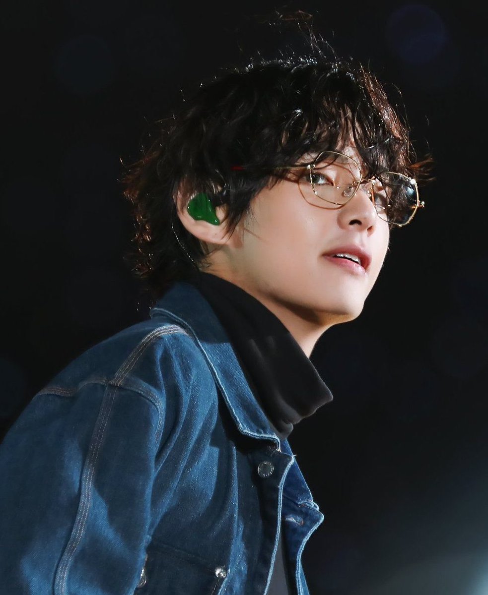 Kim taehyung lookin like a whole ass anime character A short but needed thread;