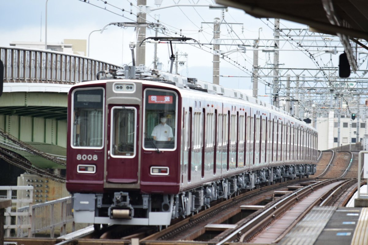 待ちに待った阪急8000系初の更新車、8008Fが出場。シングルアームは