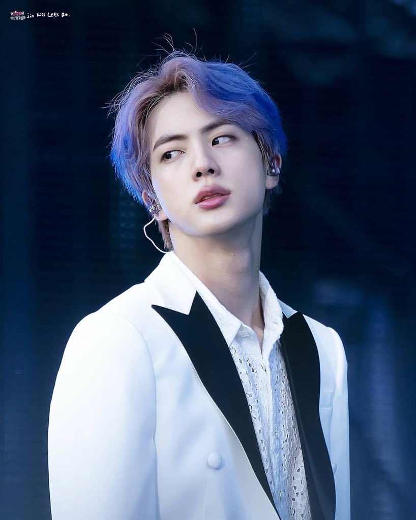 eresmiluzBTS's tweet photo. El rostro masculino más perfecto del mundo!! 😍💜
#MostPerfectFaceJin #PerfectFaceJin #BTS  #방탄소년단진 #JIN  #SEOKJIN #진  #김석진 #방탄진 @BTS_twt #KIMSEOKJIN https://t.co/82Diz0nTyC