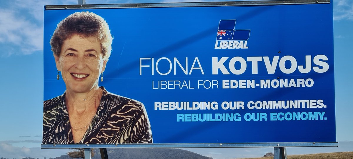  @AusElectoralCom As an example, there are 5 of these non compliant signs in a row on Canberra Ave, near the Fyshwick lights, 10 DAYS after you notified the Liberal Party to 'withdraw' them. Will you enforce the totally non ambiguous requirements &/or penalties of the Act?  #auspol