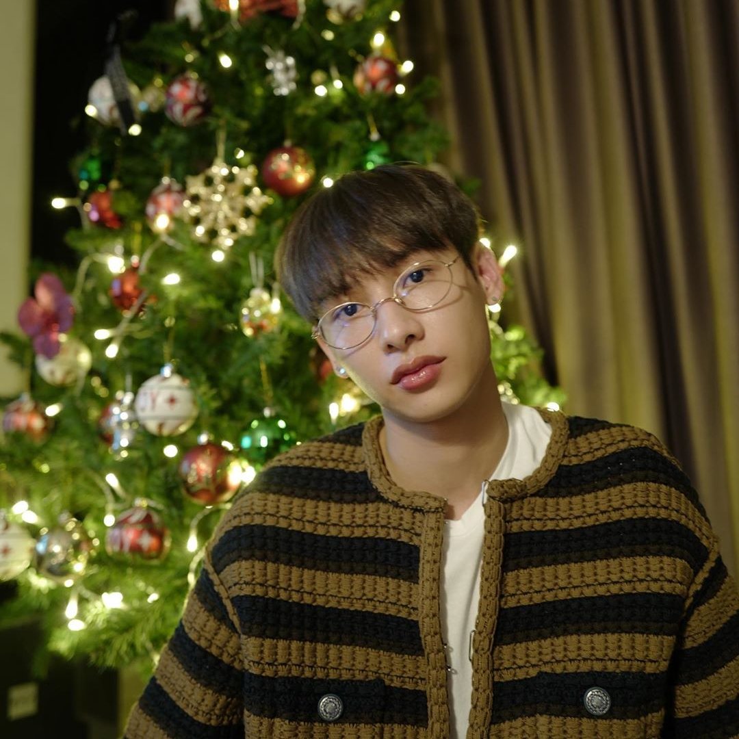 Adulkittiporn Family in STRIPES—   #offjumpol  #gunatthaphan  #winmetawin  #chimonwachirawit