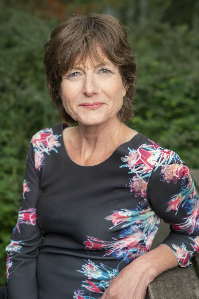 We are proud🎉! The highest Dutch scientific awards - the Spinoza Prize and the Stevin Prize - will be awarded by <a href="/NWONieuws/">NWO Nieuws</a> to UG Professors Pauline Kleingeld and Linda Steg 👩‍🎓💪. Check out our news article and the tribute websites: rug.nl/news/2020/06/s… #UG2020 #spinoza