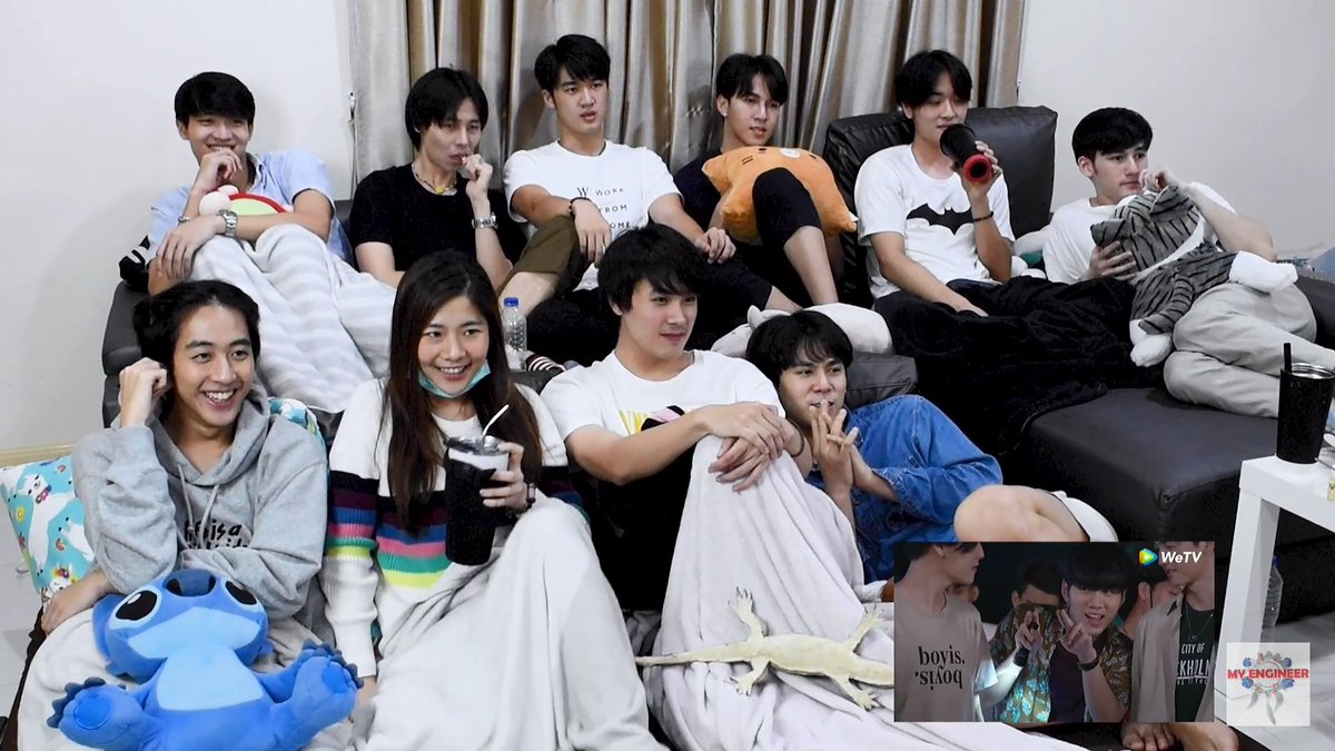 mogumoguaiai's tweet photo. 個人的には基本話さず少し笑うだけのクールビューティTotoくんが、最後しっかり話してくれて可愛いバイバイ見せてくれたことが1番感激です😭🙌💕

肩肘付いての鑑賞スタイルとかハニカミ笑顔とか色気あるよね🤤💕
最後の目をかっぴらいてのバイバイは可愛すぎた🤦‍♀️💕

#MyEngineerReactionEP14 https://t.co/A4yrfaERL2