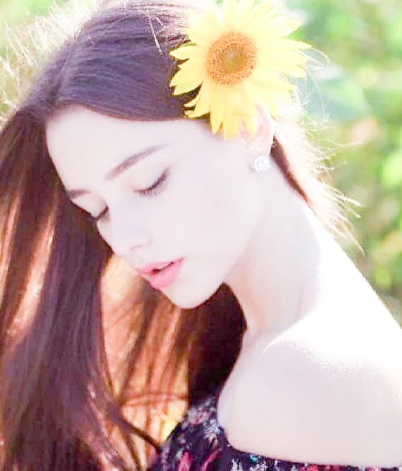 aistarx's tweet photo. 💛🌻 https://t.co/61vYrPR9hf