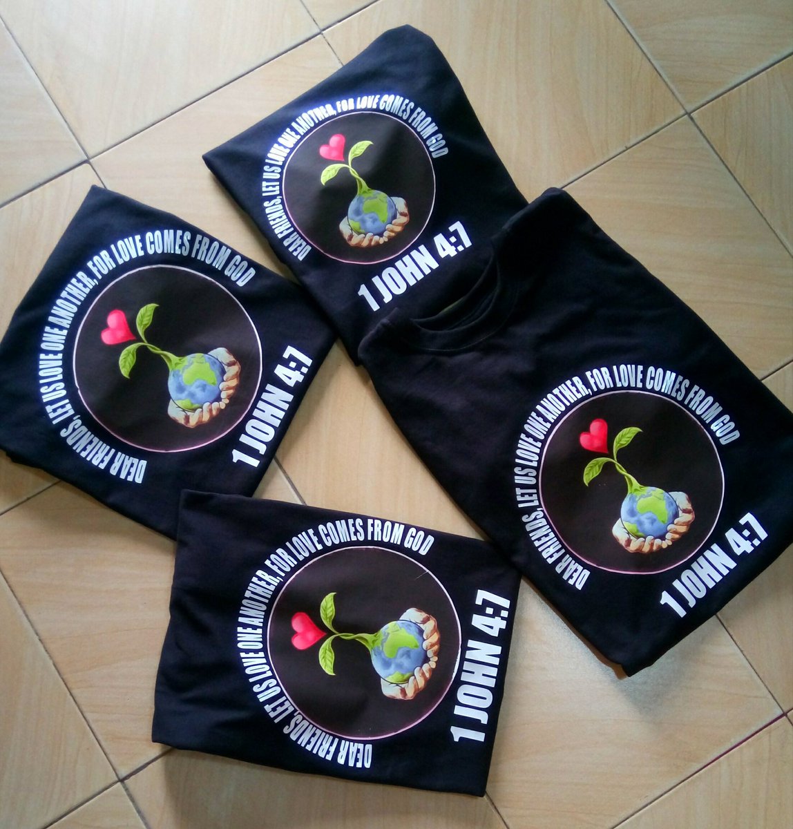 Humhpreyomondi3's tweet photo. Get in touch with us today for all your customized #printedtishirts #large format printing #3DPRINTING #capsprinting #vehiclebranding #logodesigning #Architecturaldesigns #Jubilee_Asili https://t.co/VmdEqm0zQh