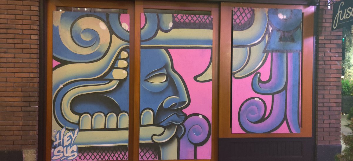 So I was originally gonna go check out what was left of the former PKAZ however someone whispered in my ear that I needed to check out what they called "mural alley" which is the alleyway next to VooDoo Donuts off 3rd and Ash. I was glad I checked it out.