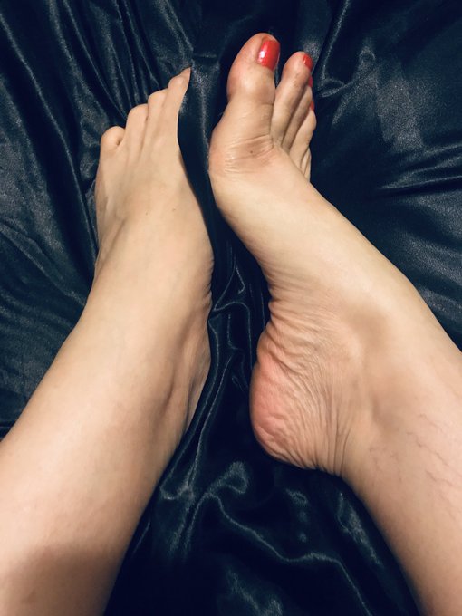 Don&rsquo;t you wish you were under these? #footslave #footworship #size11 #paypig #loser #humanatm #footmeet<a href="/tag/footslave"class="tags">#footslave</a><a href="/tag/loser"class="tags"><span>#loser</span></a><a href="/tag/footworship"class="tags"><span>#footworship</span></a><a href="/tag/paypig"class="tags"><span>#paypig</span></a><a href="/tag/humanatm"class="tags"><span>#humanatm</span></a><a href="/tag/size11"class="tags"><span>#size11</span></a>