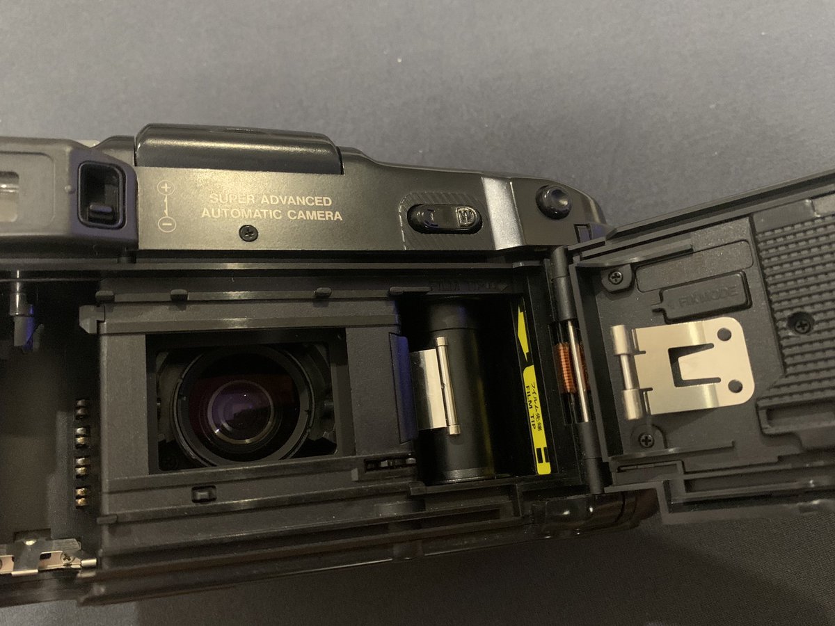 ptttrrrmmm's tweet photo. Konica 80Z-up SuperZoom
: กล้องคอมแพคระบบออโต้ แฟลชแบบป็อปอัพ ตั้งเวลาถ่ายได้ บันทึกวันที่บนรูปได้ จอแสดงสถานะต่างๆชัดเจน ใช้งานง่าย✨
- สภาพ90%มีริ้วรอยตามการใช้งาน
- เลนส์ 48-80 mm
- แฟลชเปิดปิดได้
- ถ่าน 2CR5 1ก้อน //แถมไปให้
ราคา 950-. #ส่งฟรี 
สนใจติดต่อ line : lemon_2546 https://t.co/xixcrz6wJp