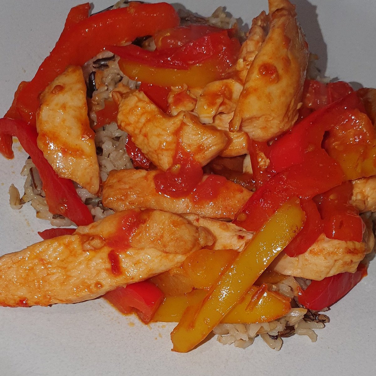 BodyByCathy's tweet photo. I workout 5/6 times per week and believe that an "everything in moderation" approach to healthy lifestyle is the best way to keep your mind and body healthy.
#keepitsimple #portioncontrolledmeals
#homecooking #nutrition #exercise
#notadietalifestyle #easyrecipesathome https://t.co/5IGVh7MiN3