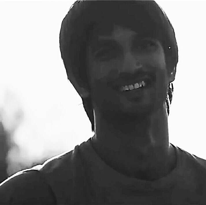 SubhadipMahato4's tweet photo. Zindagi ne jaan tak mang li
Maut phir kyun haar nahi raha,
Kiski saajedari kam padh gayi
Maahi aaj kyun maar nahi raha? </3

Rest in Passion, Man! :(:
@itsSSR https://t.co/tjV47FlsRd