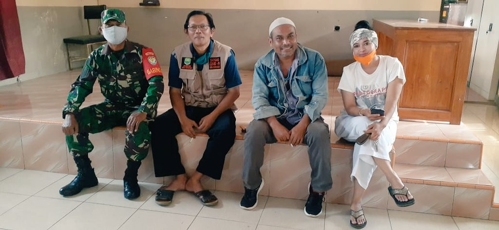 ManikNyi's tweet photo. Alhamdulillah Alokasi bansos dari pemkab subang bagi RTPM di desa Rawalele &amp; desa situsari kec.dawuan berjalan dengan lancar 🤲 @desa_rawalele @kotaSUBANG @KicauSubang @zonasubang @SubangHits @NanaMul03060775 @haji_ruhimat @ridwankamil @beritapasundan @kabarsubangcom @BabeMude https://t.co/EHWUGRQLQ4