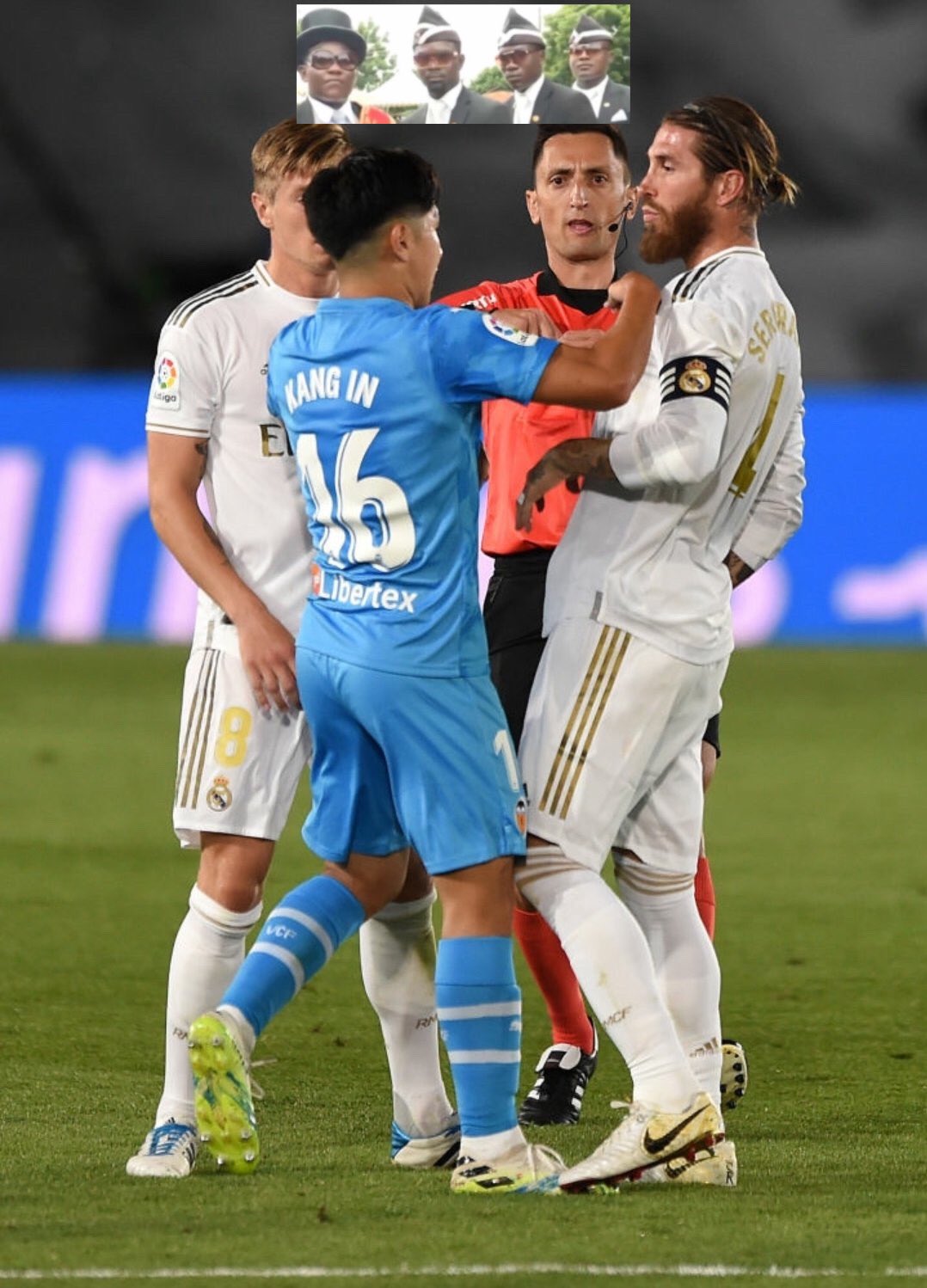 オマル パンパースネイマール 韓国代表イ ガンイン あのラモスへの 三度蹴り で一発退場 T Co 0qezqgix6z ラモス セルヒオラモス イガンイン