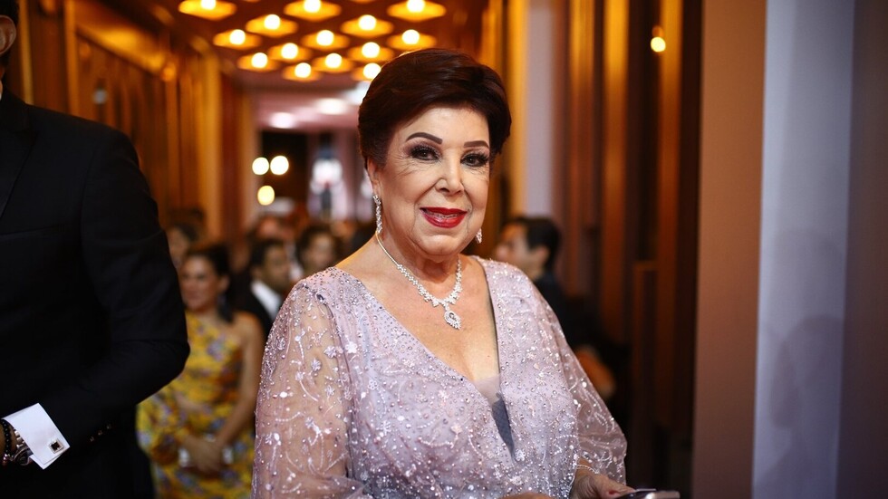 AlAnba_News_KW's tweet photo. الفنانة المصرية #رجاء_الجداوي لا زالت تعاني من كورونا ووضعها على جهاز تنفس صناعي يدخل عبر الأنف 

  https://t.co/bWJPR8fXfb https://t.co/mRyTg2Fo2g
