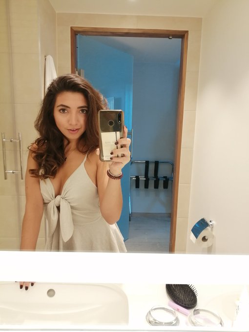 Watch Frida Sante's leaked NSFW photo on TwXstars