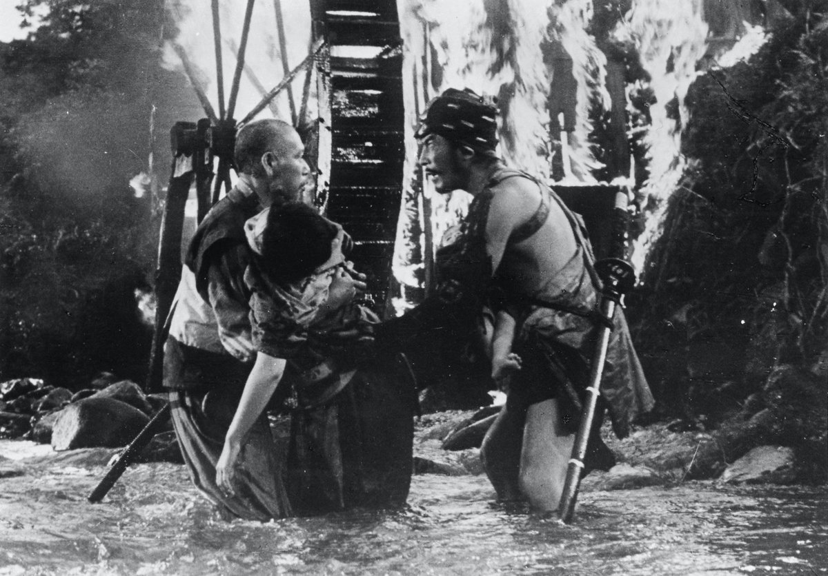 Directed by Akira Kurosawa.It took about a year to shoot the film, with production costs about 7 times higher than those of ordinary films at the time, and several thousand staff and cast members.Won the Silver Lion Award at the Venice International Film Festival.2/5