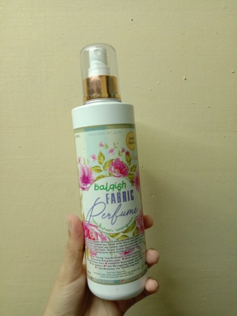 2. Balqish Fabric Perfume. Sembur sikit je kat langsir ke, kat katil wangi sampai ke petang. Satu botol RM18. Sumpah berbaloi