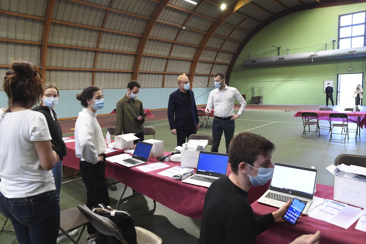 jokienzlen's tweet photo. Dépistage gratuit du #COVID19 au Palais des sports d’#Alfortville (6, rue de Rome) jusqu’à 18h en partenariat avec @ARS_IDF @APHP et #CPAM94 👍🏻 @Alfortville_94 https://t.co/dAJVu7s7Ij