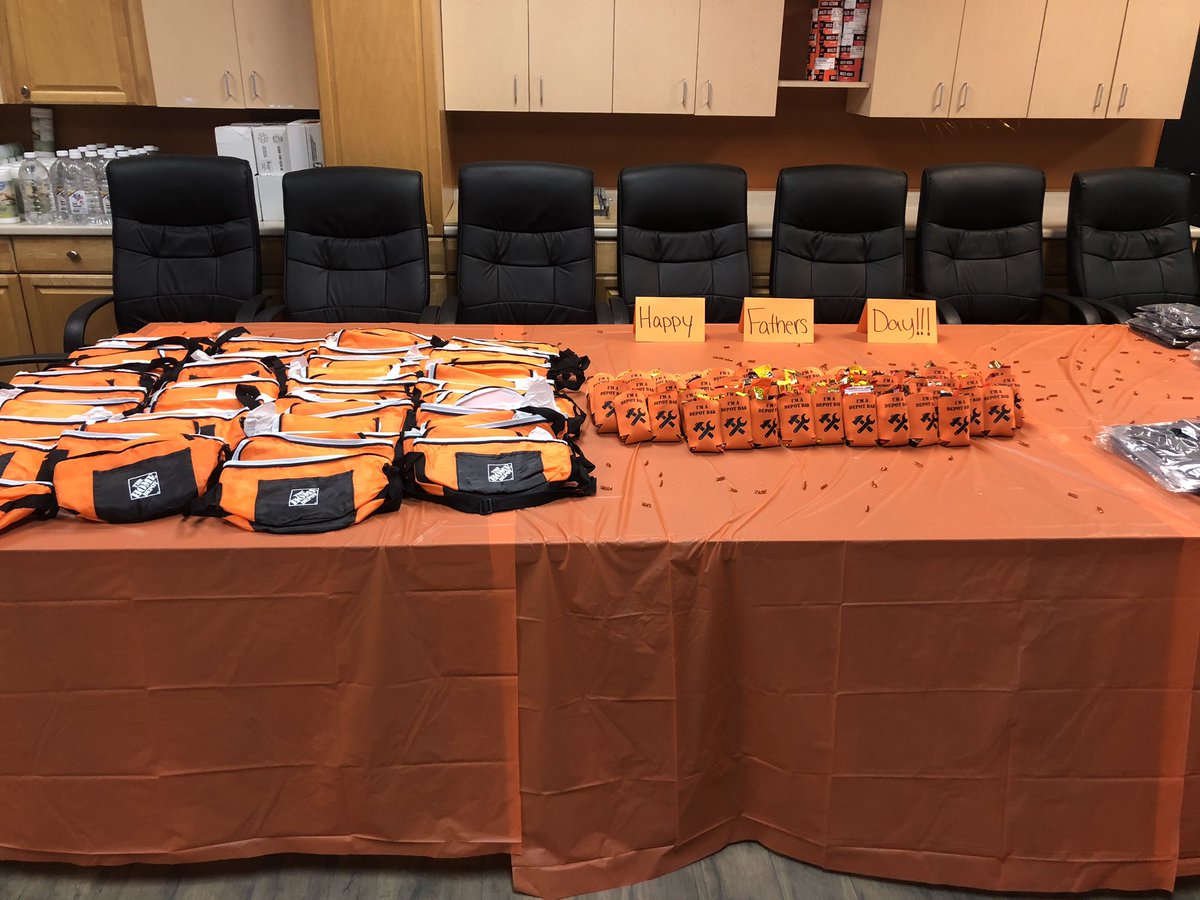 TaraElder1121's tweet photo. Happy Father’s Day weekend at #thd8955 we appreciate you all! @patrickave @alicegreaser @mcgarry_jr @MattHensel8955 @lauren_s_angelo @Shane_Price2 https://t.co/CJMnnz8Pwk